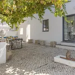Arneiro Garden House *