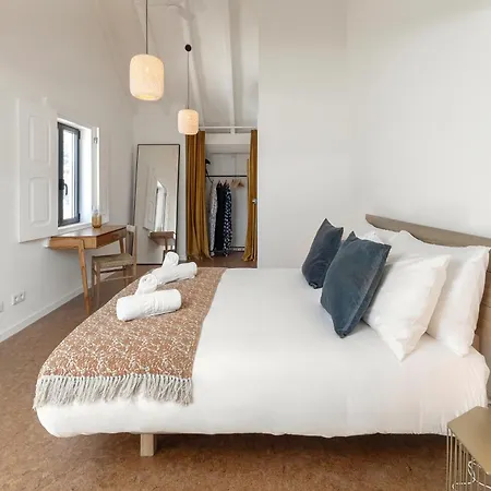 Arneiro Garden House - Country Retreat With Biopool *